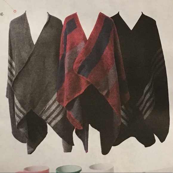 BB Dakota Poncho - Picture 1 of 2